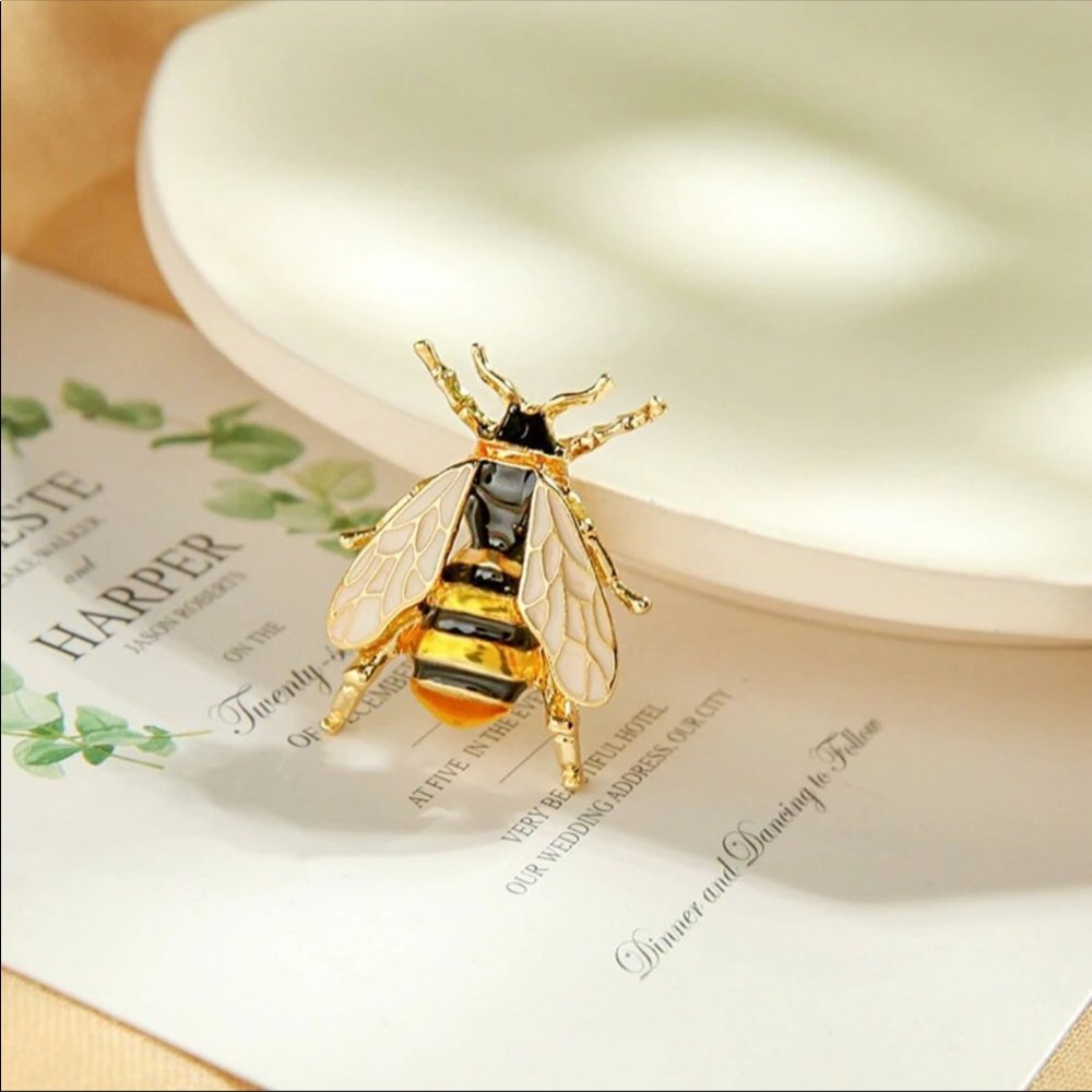 Bumblebee Broach - Picture 2 of 2